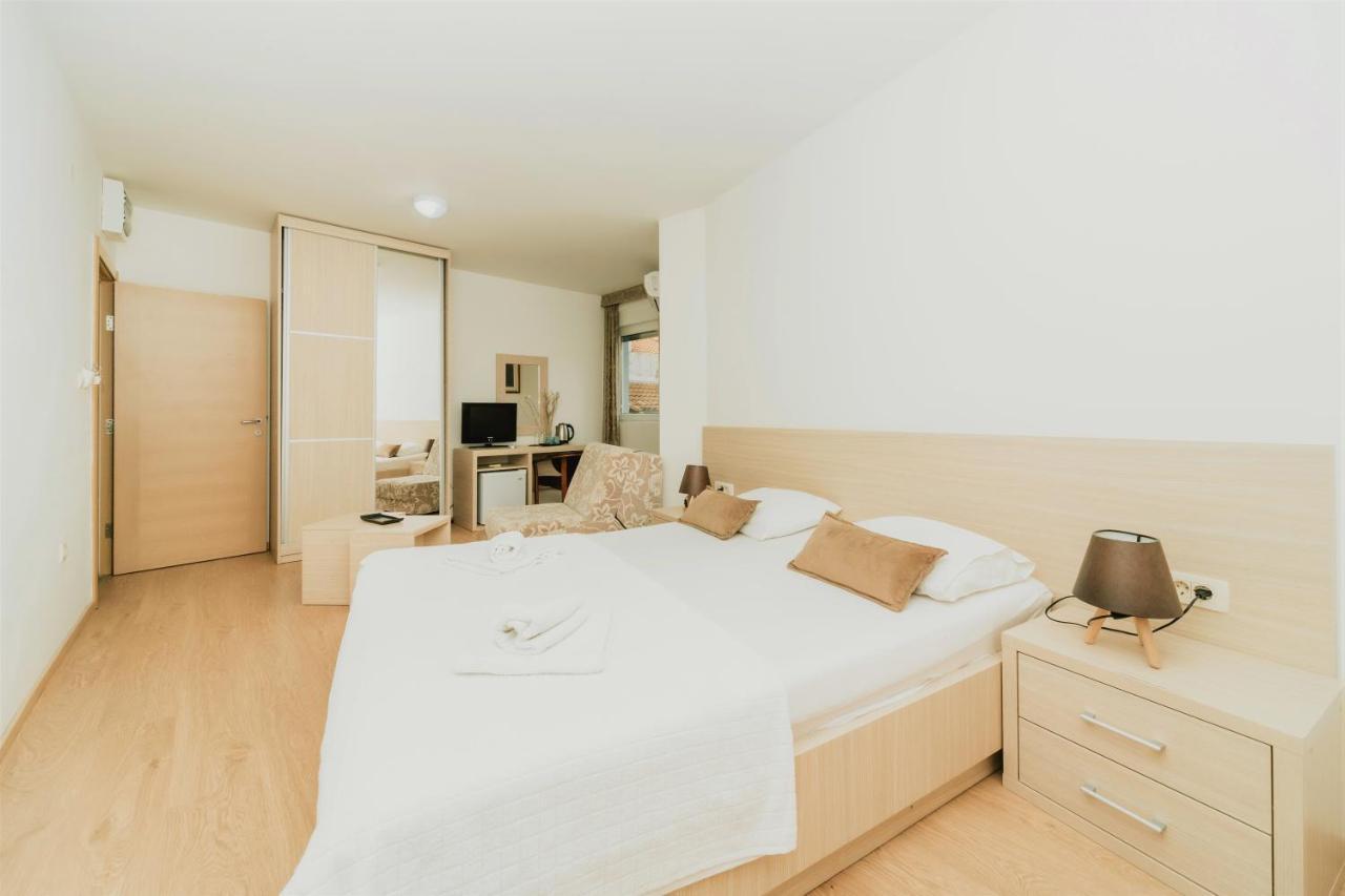 Guesthouse Radjen สเวติ สเตฟาน ภายนอก รูปภาพ